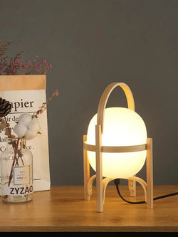 WoodCraft - Moderne Tischlampe aus Holz